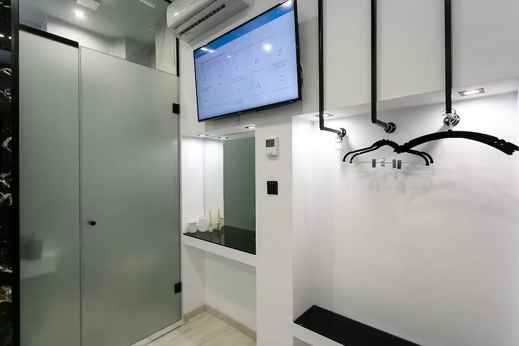 شقة سالونيك Center Marble Suite 40Sqm Gas Heating 2Smarttv Optical Fiber - Secured24H Private Entrance اليونان